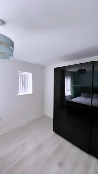 3 Stories, 5 Bedroom House In Prime Location With Balcony And Shared Garden Liverpool Dış mekan fotoğraf